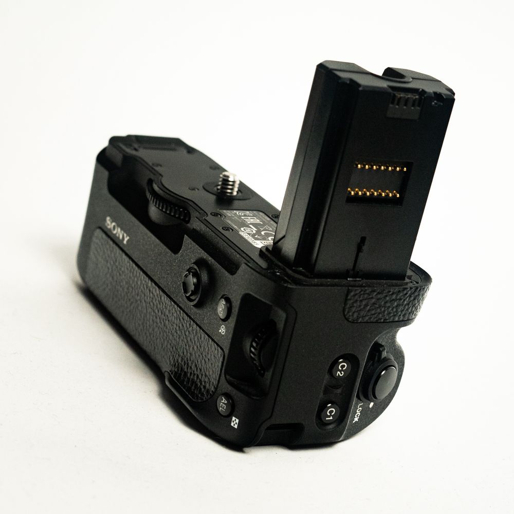 Оригинален Грип Sony A7III