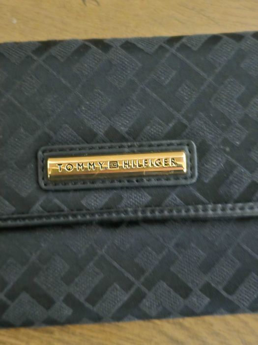 Tommy Hilfiger оригинално дамско портмоне