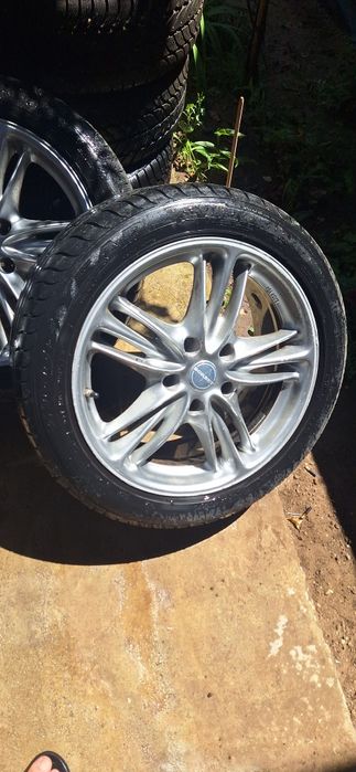 Jante Borbet 5x120
Cauciucuri stare buna 215 50 17
Trebu