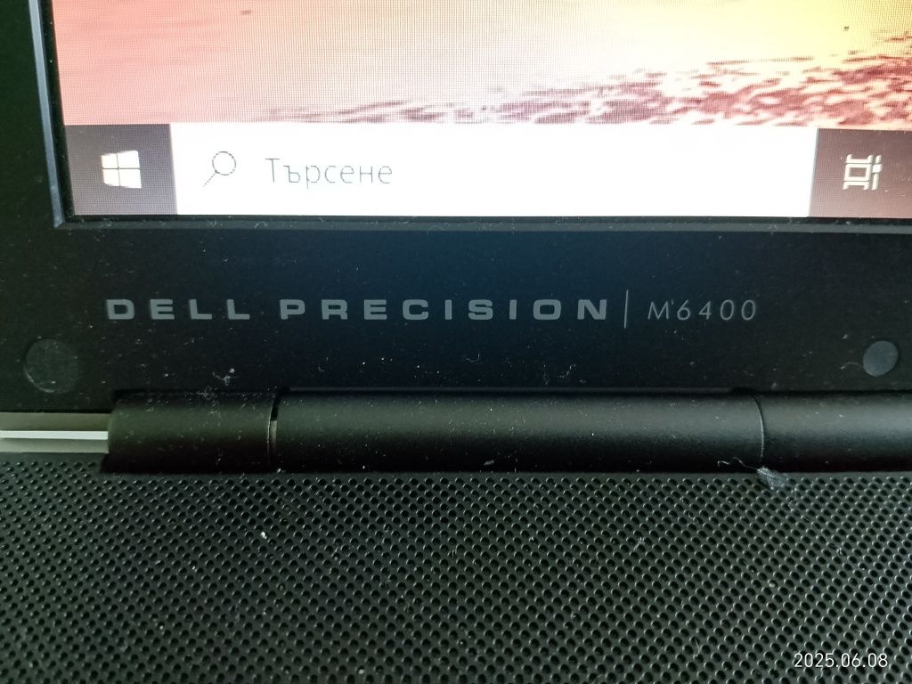Продавам 17 инчов лаптоп Dell Precision M6400