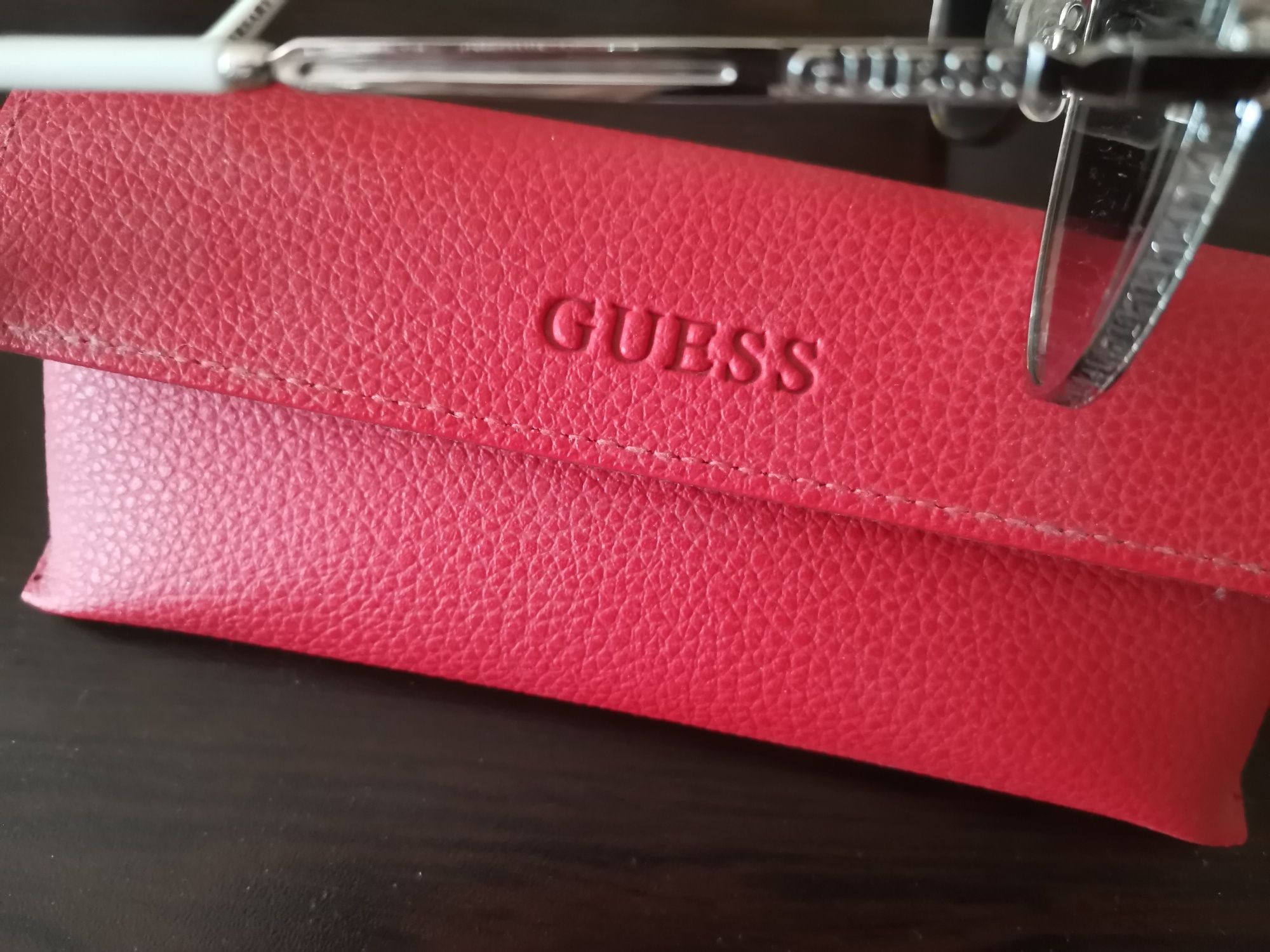 Слънчеви очила Guess