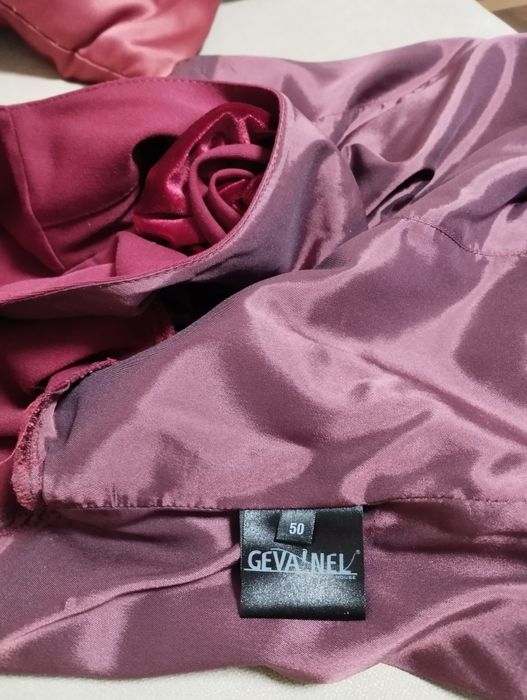 Официална рокля в червено, качествена изработка, "Галинел", размер 48.