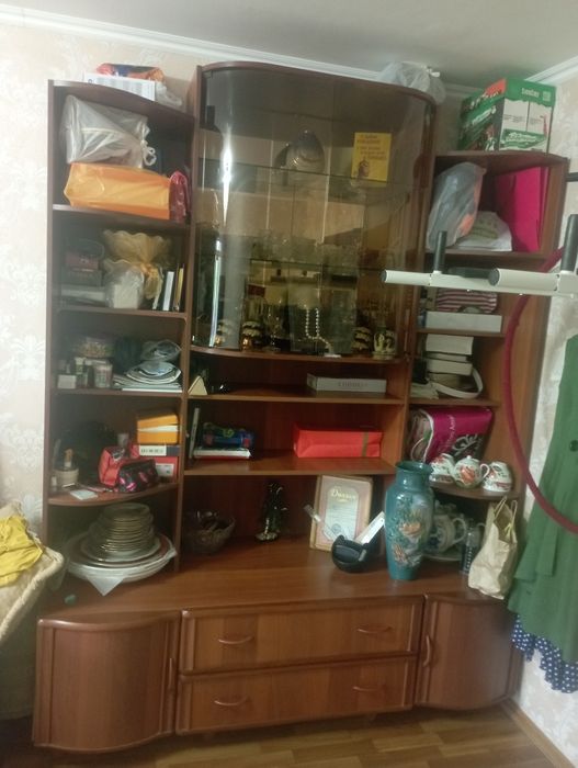 Сервант продается