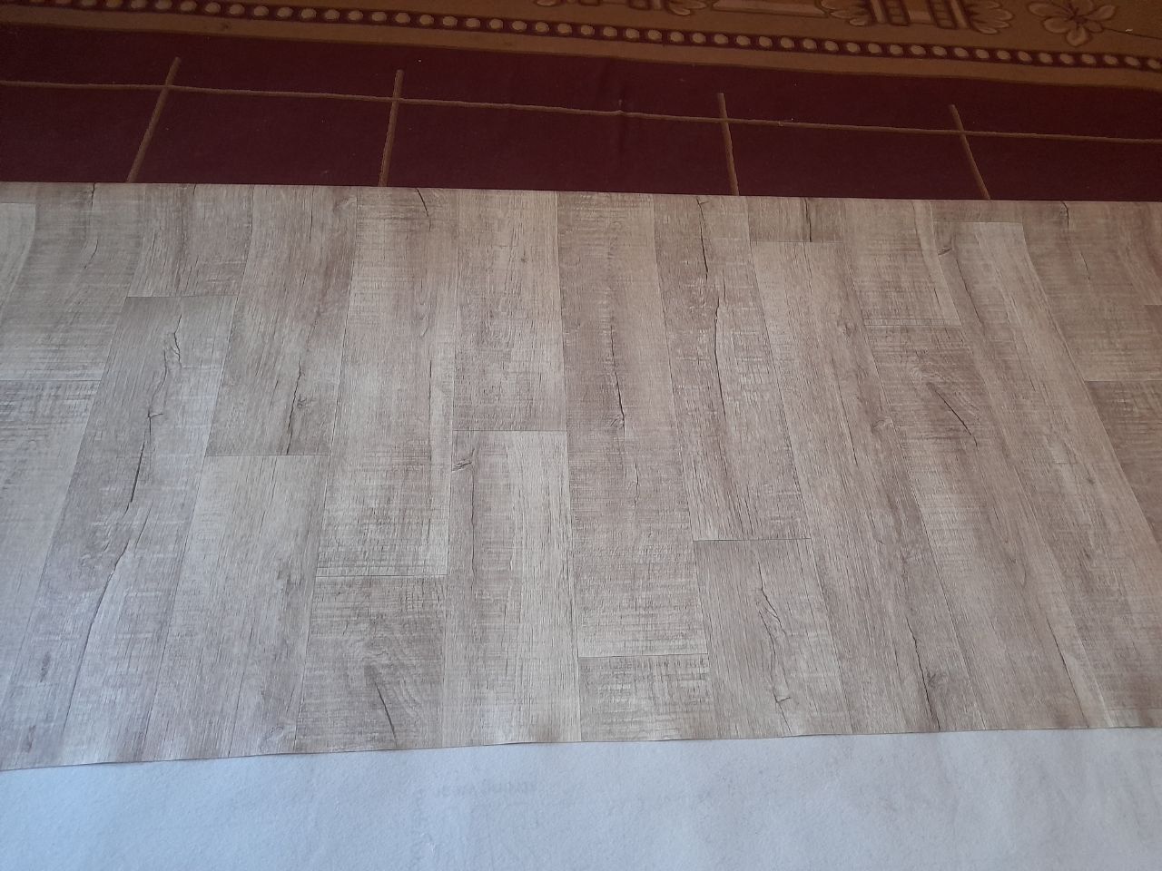 Linoleum sotiladi