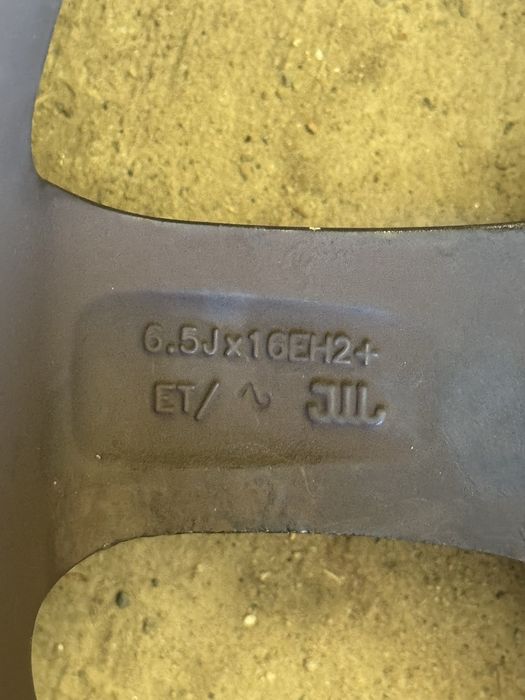 Vand jante CMS cu anvelope de iarna 215/60 R16