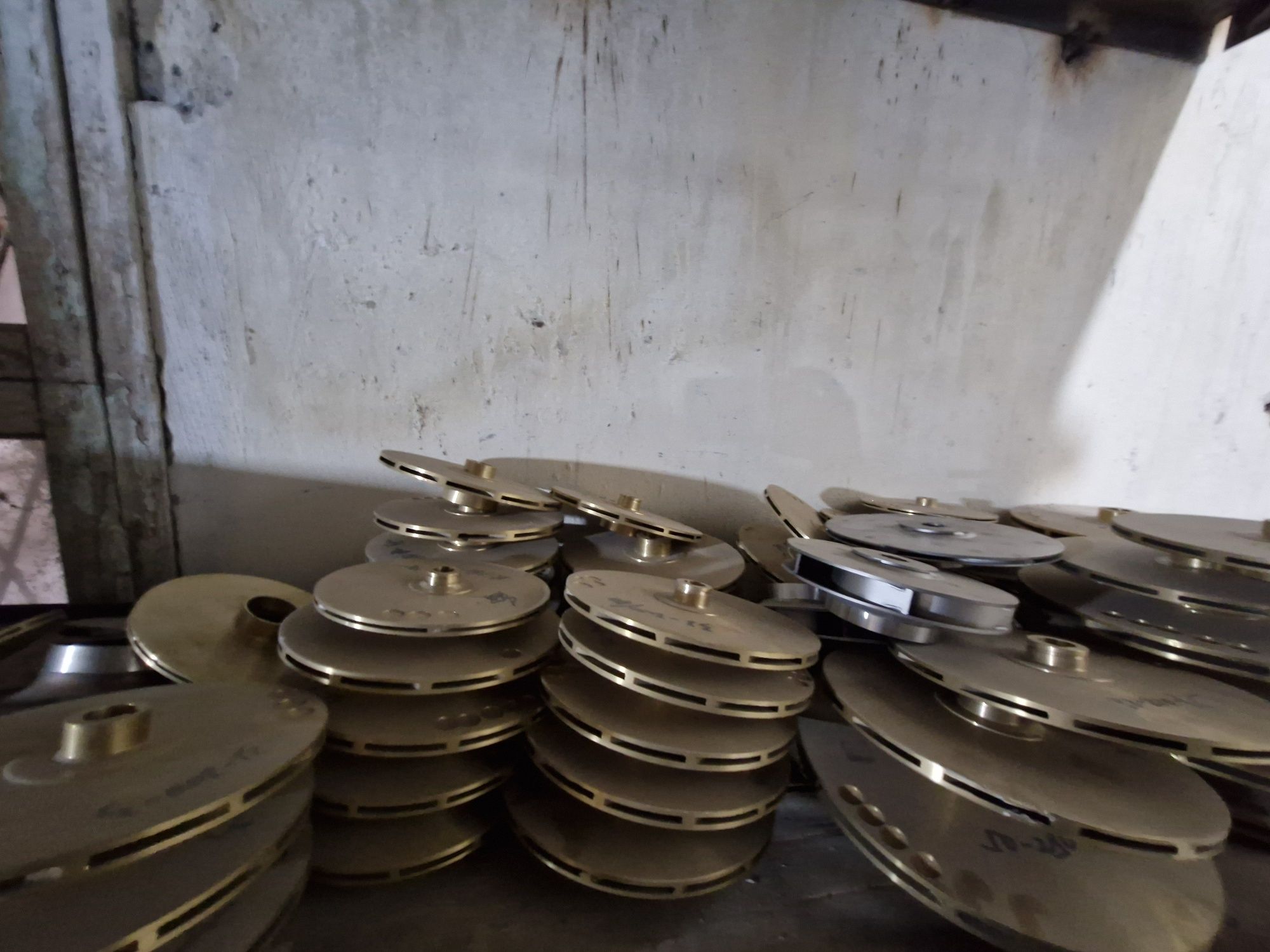Запчасть корпус крыльчатка сальник для насоса Shimge nasos zapchasti