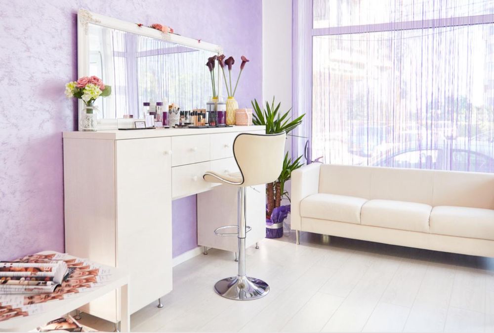 Se vinde afacere cu portofoliu de clienti.Salon de cosmetica .