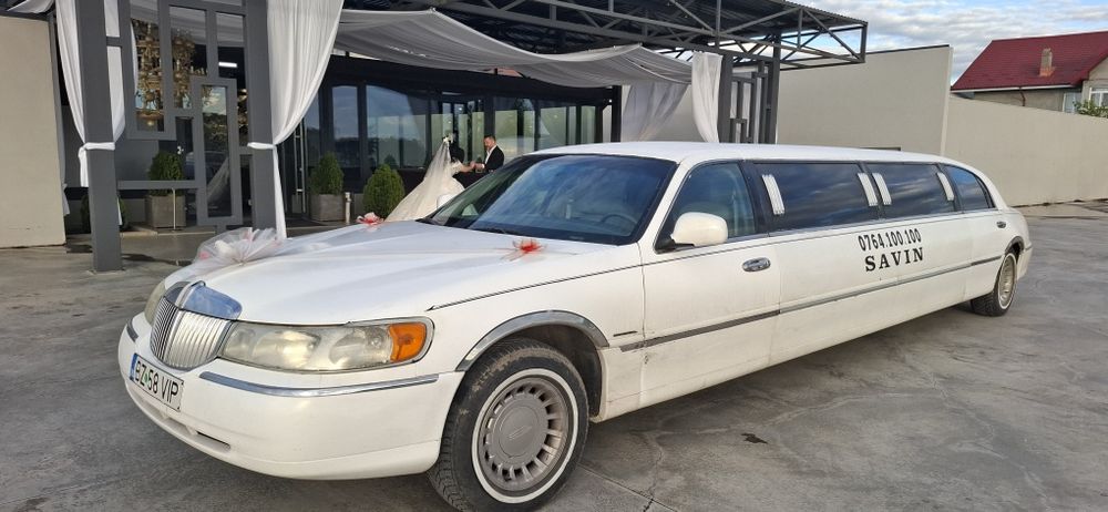 Vând Limuzina Lincoln