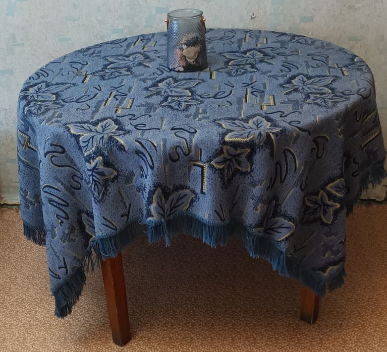 Стол круглый обеденный