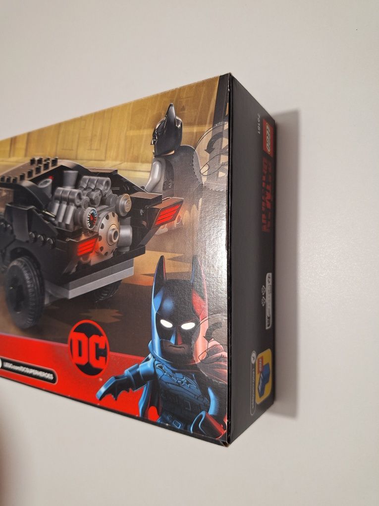 LEGO 76181 Batmobile: Urmarirea lui Penguin