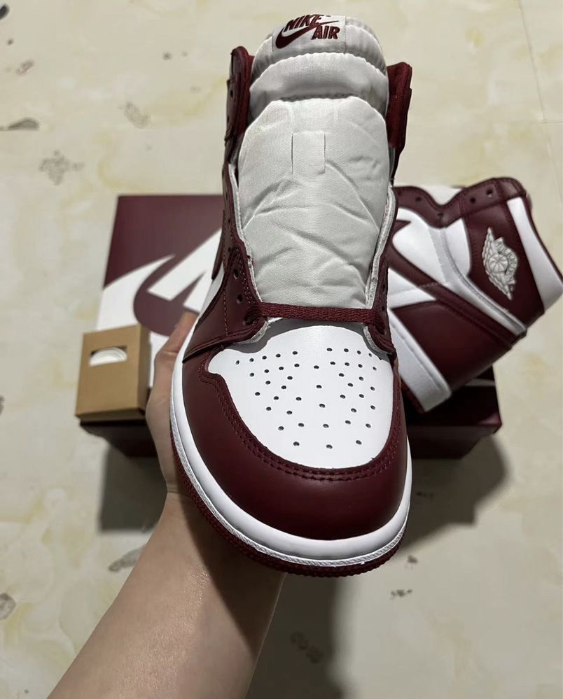 Air Jordan 1 Retro High Team Red