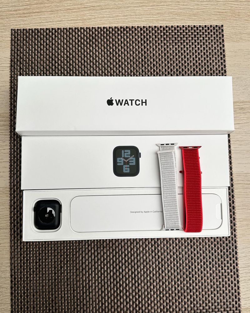 НОВ! /*ЛИЗИНГ*/ Apple Watch SE 2 (2nd Gen) Midnight / Часовник