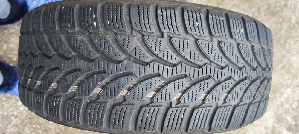 Vând 4 cauciucuri Bridgestone 205 55 R16