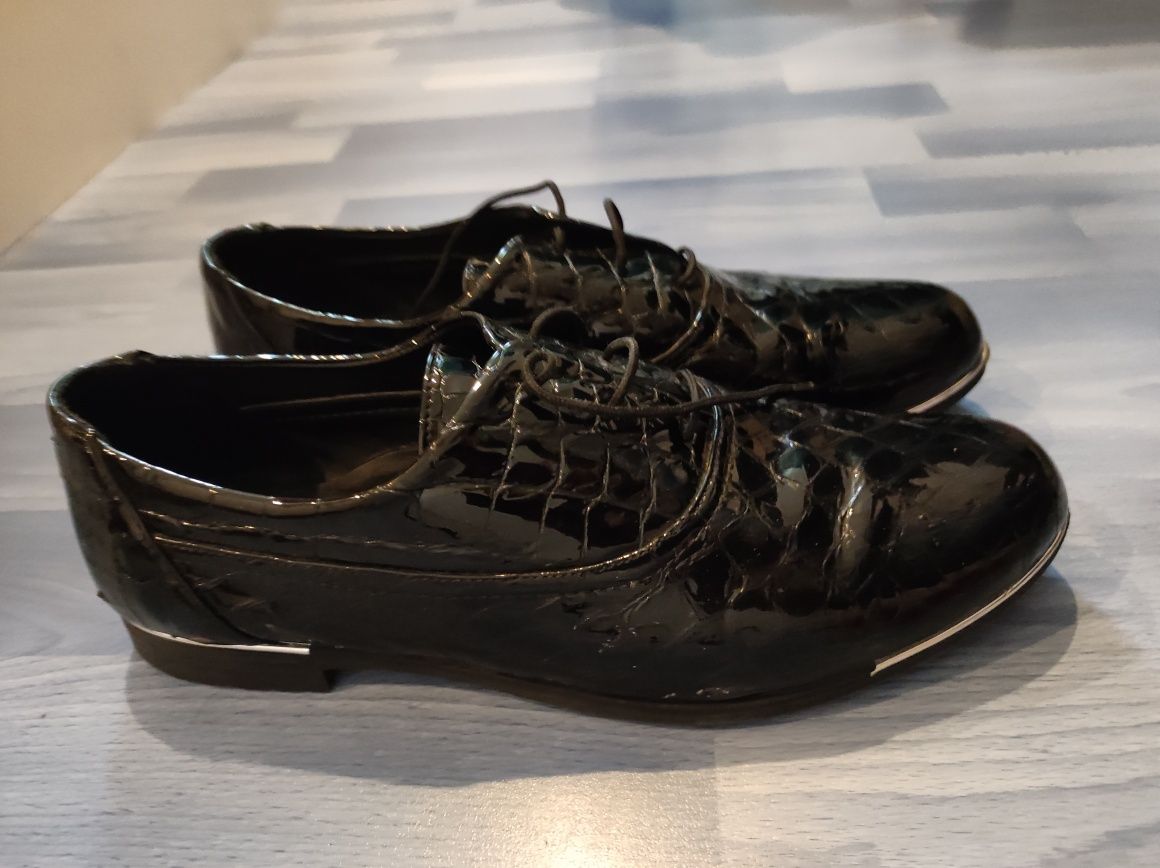 Vand pantofi eleganti