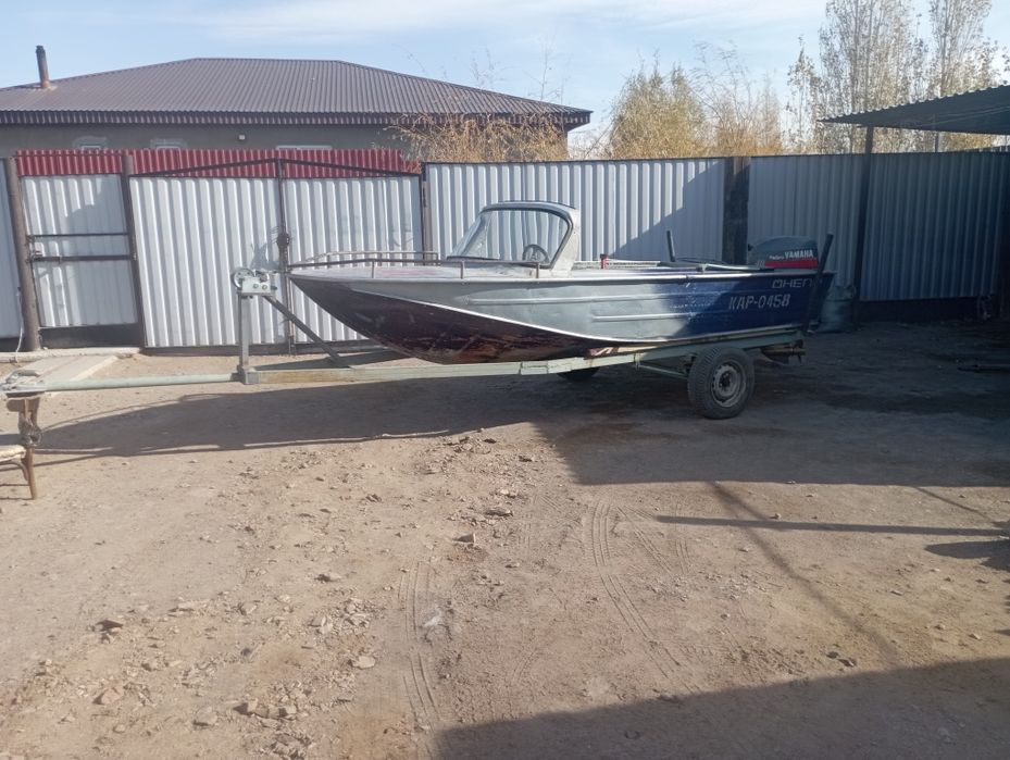 Продам лодку с мотором