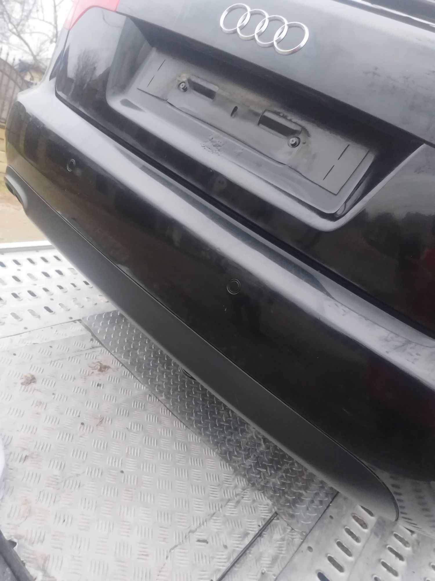 Bara spate, spoiler Audi A4 b7 cu senzori parcare