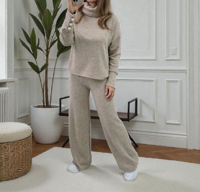 Compleu tricot cu perle la mâneci. Colecție nouă