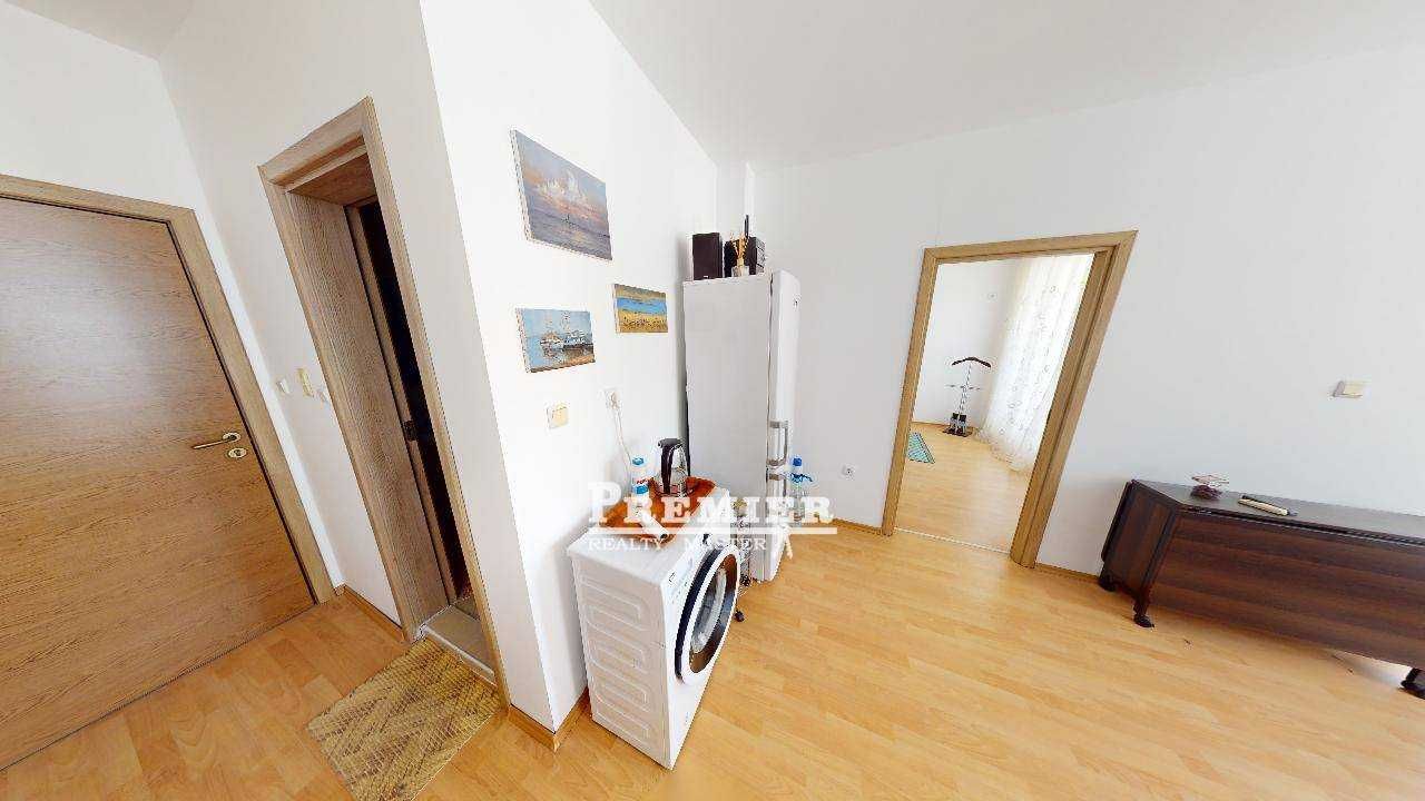 Продава се Двустаен апартамент в к.к. Слънчев бряг - 42 кв.м за 881 €/кв.м - Снимка #2