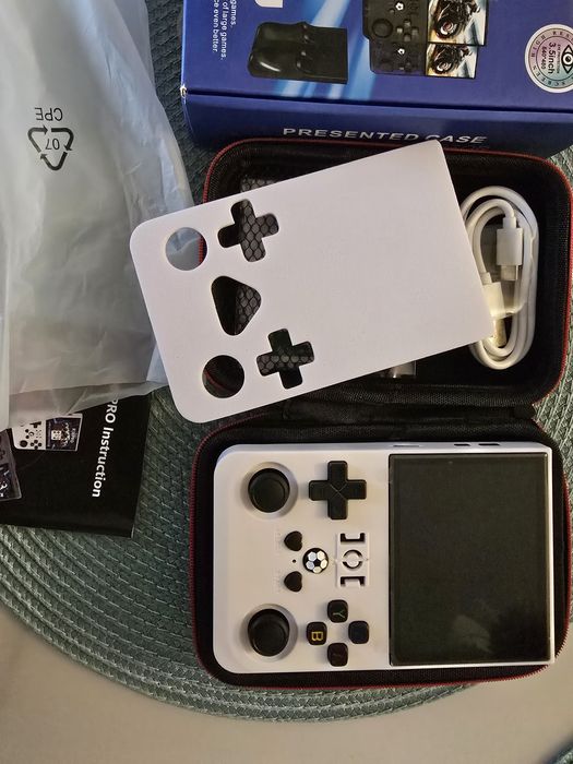 Consola multi-platform jocuri R36Pro