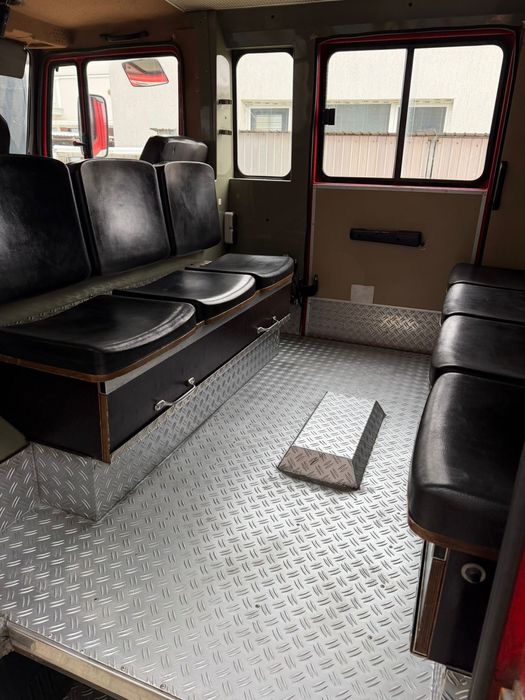 Masina de pompieri Mercedes Benz, inmatriculata si echipata, 2000 L