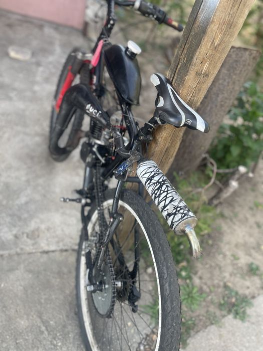 Vand bicicleta cu motor 70 cc racing