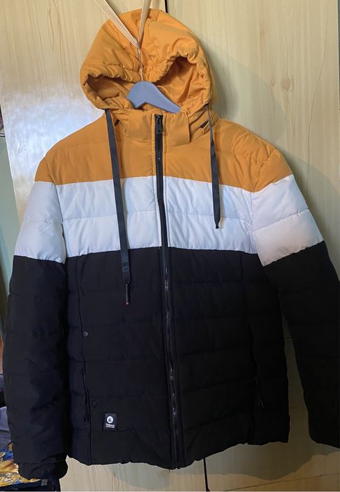 Продам Зимнюю Куртку . На 165-170 см.