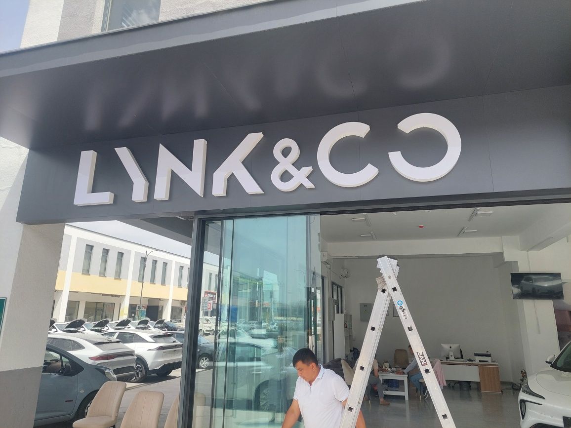 Reklama Bukva banner Tashqi Reklama
