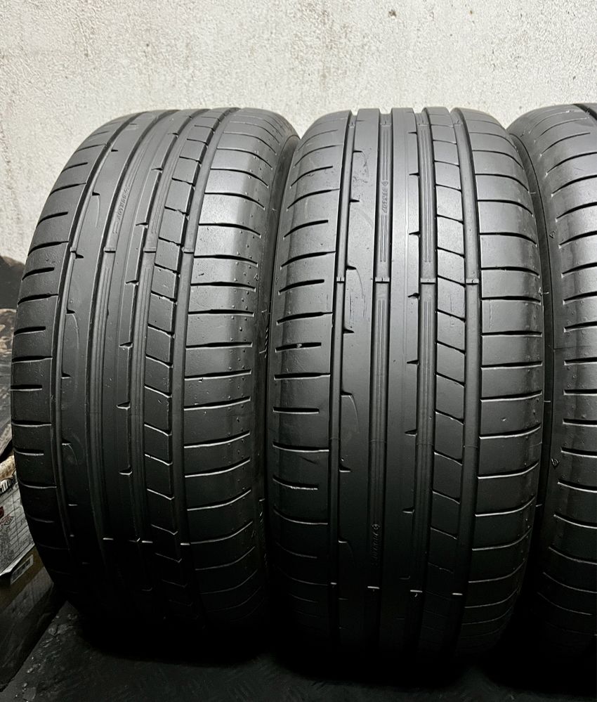 Като НОВИ 235/55/17 DUNLOP