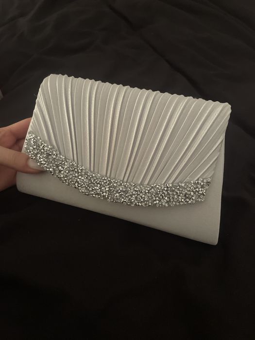 вечерна чанта.