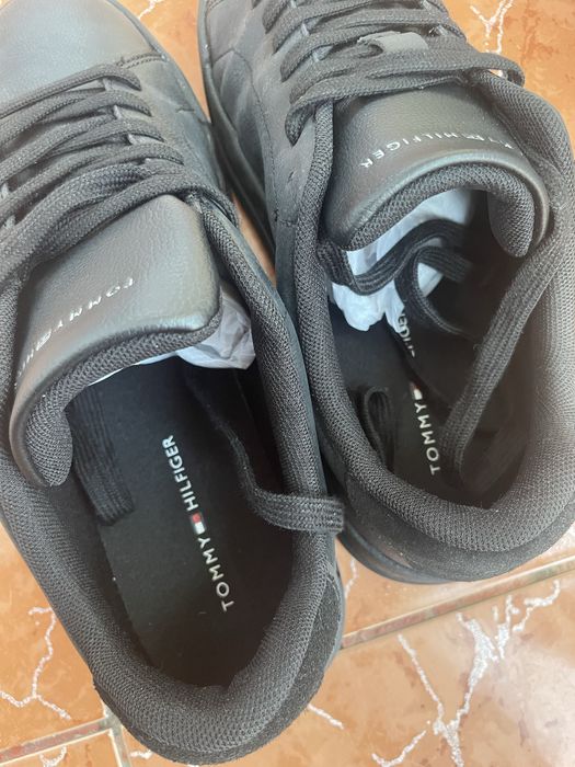 Snekers Tommy Hilfiger 42 noi  barbati