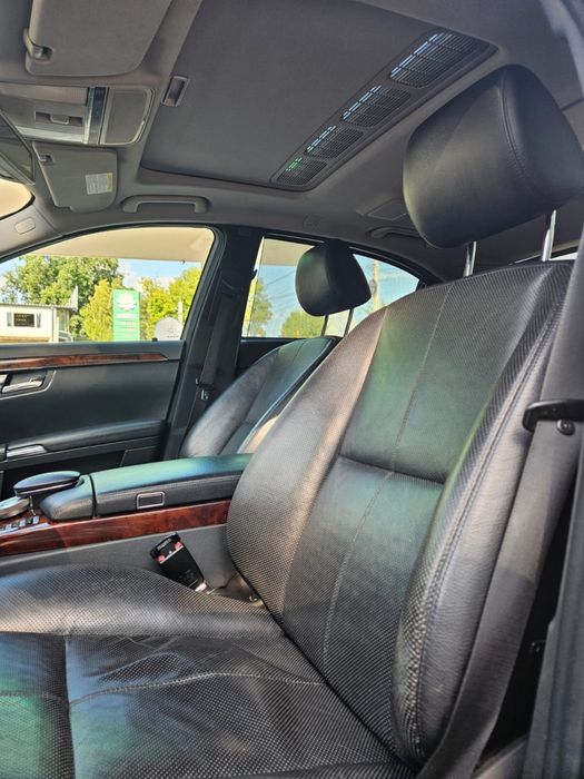 Mercedes S320 black