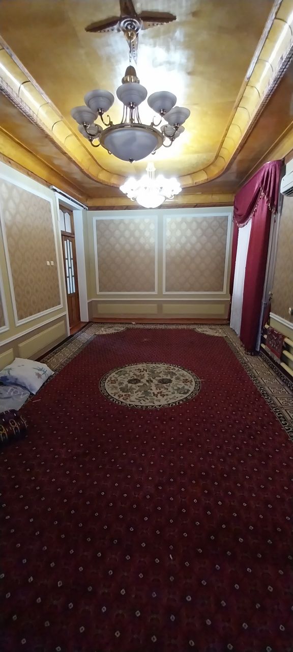Talaba yoki ishlidigon bollaga Uchastka 750som.Chorsu bozorEski shaxar