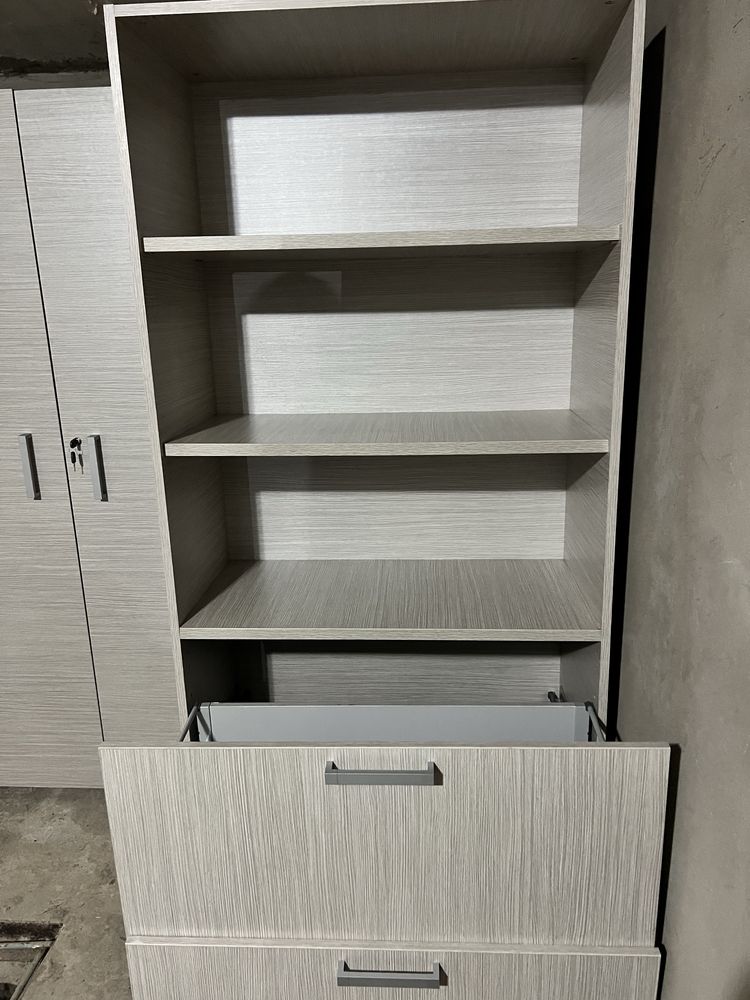 Продам шкаф для офиса, можно и для дома