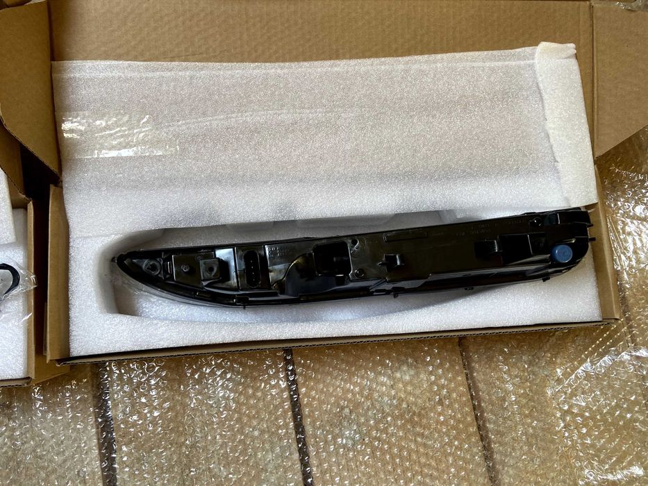 DRL Lumini de zi Porsche Cayenne 2011-2014 95863118100 95863118200