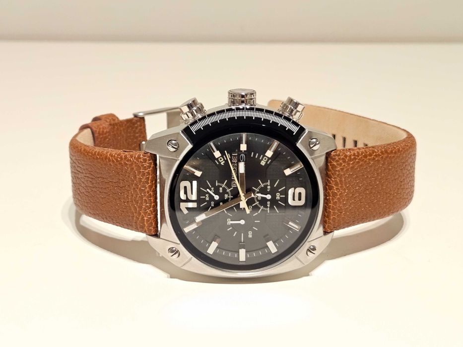 Продаван нов спортно елегантен мъжки кварц хронограф"DIESEL" DZ-4296