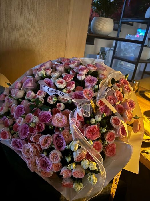 Цветы Пионовидные спрей роза