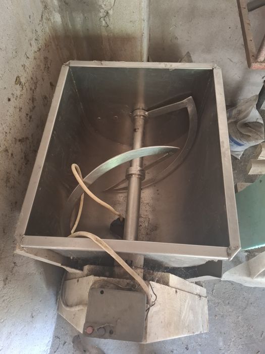 Тестомесачка 100л