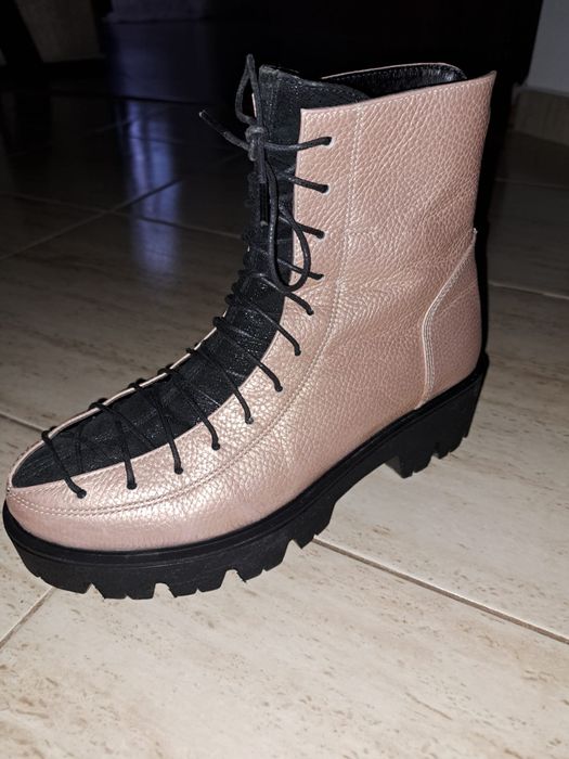 Vând ghete noi din piele naturală, făcute pe comandă !
