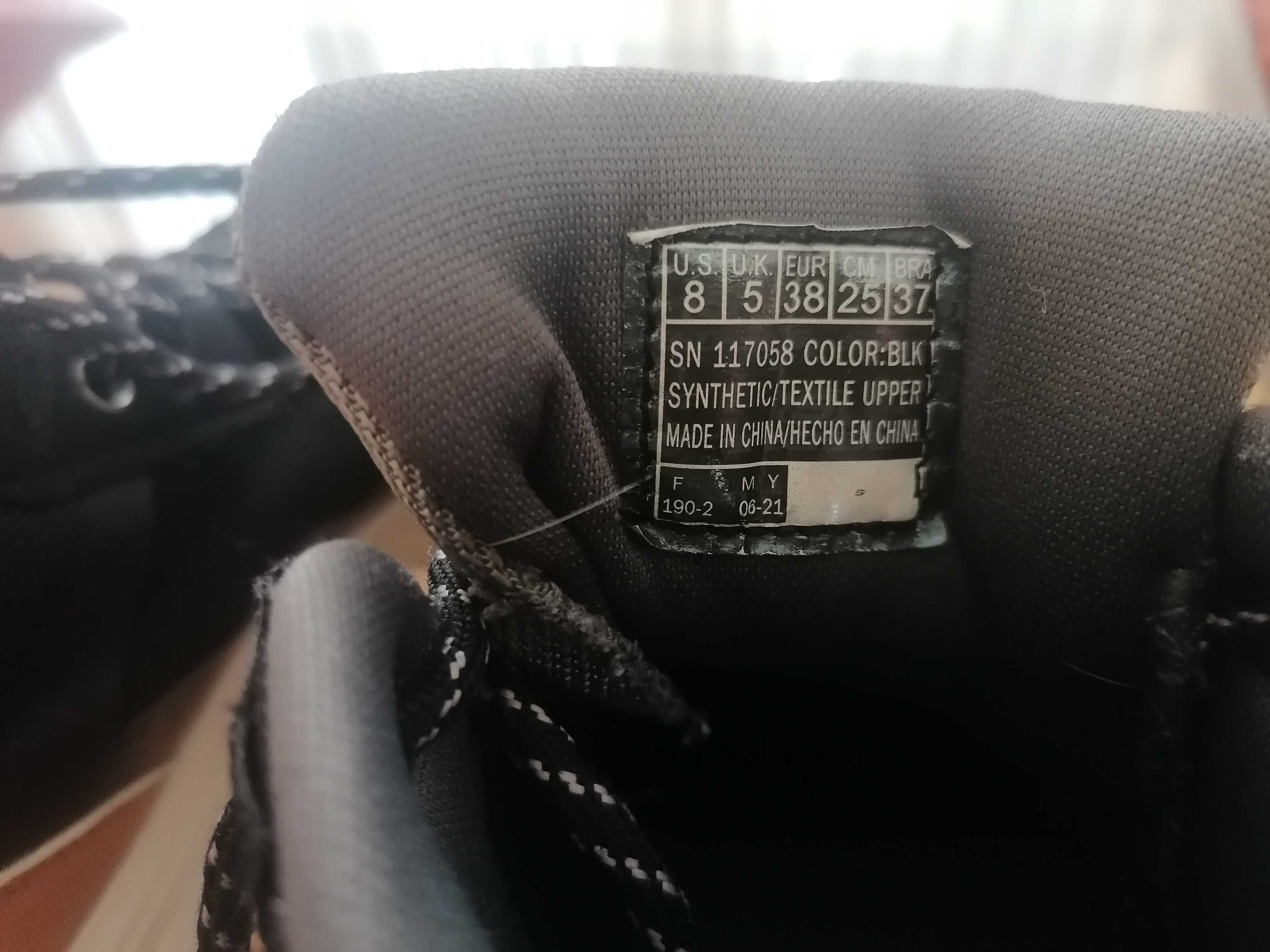 Маратонки Skechers 38 номер - незначителни забележки