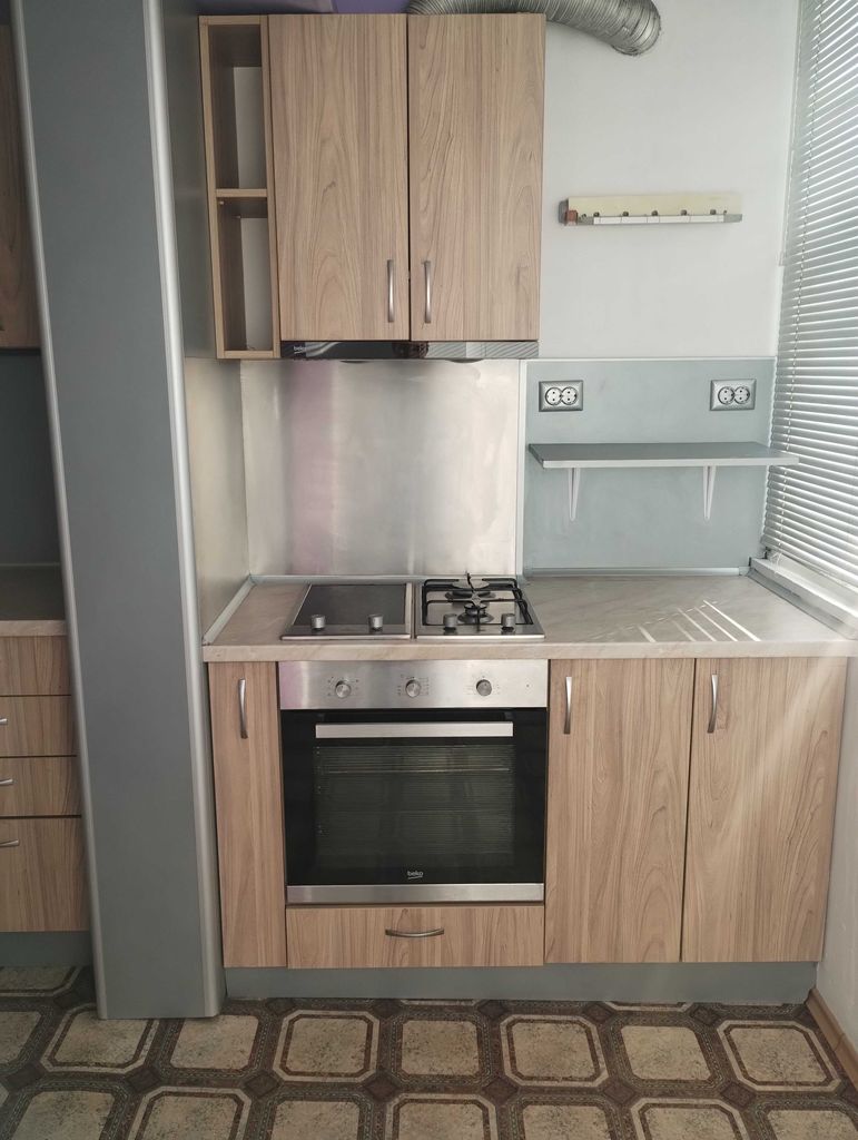 Дава се под наем Двустаен апартамент в Шумен, Център - 55 кв.м за 214.2 € - Снимка #2