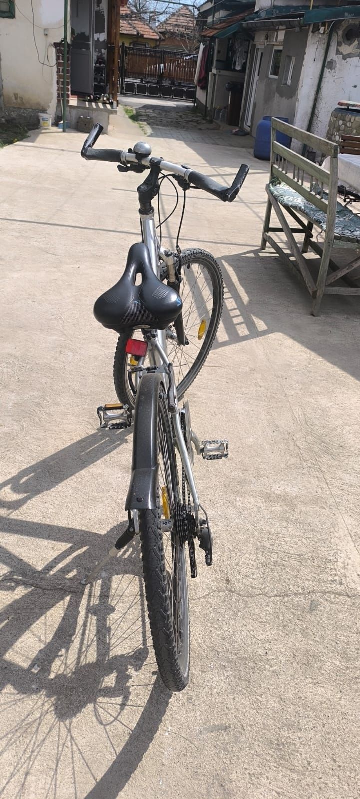 Vând bicicleta KTM roti 28