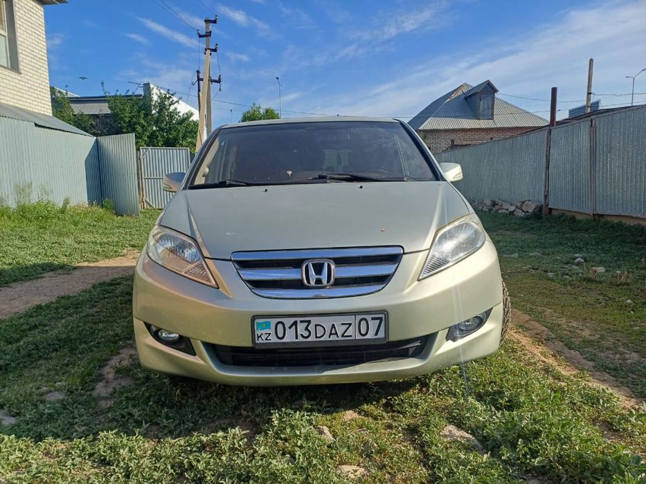 Продам автомобиль Honda FR-v