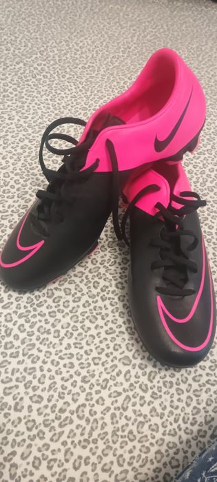 Adidași Nike mercurial