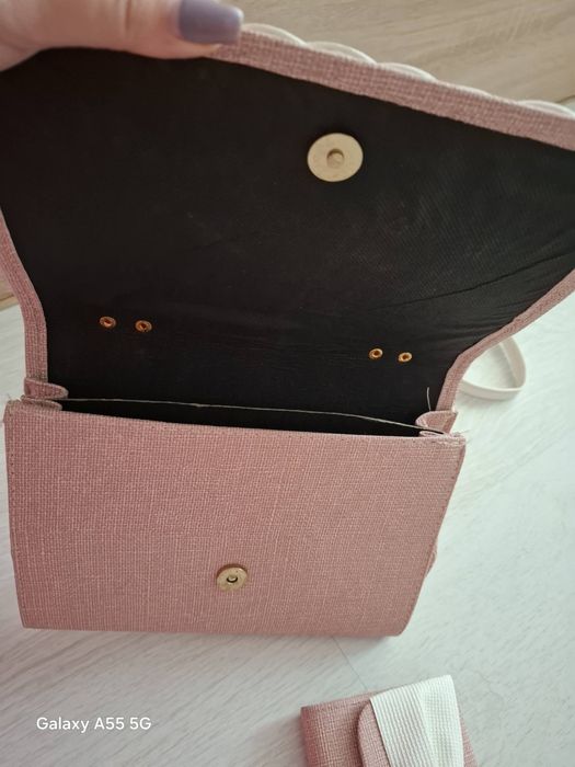 Продавам чанта с портмоне