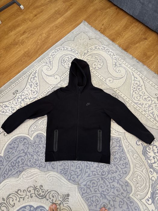 Продам Nike tech Fleece