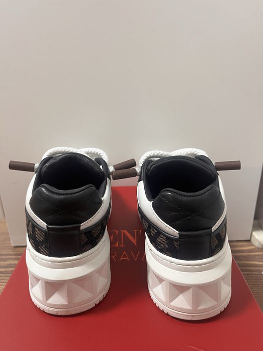 Adidasi Valentino Garavani