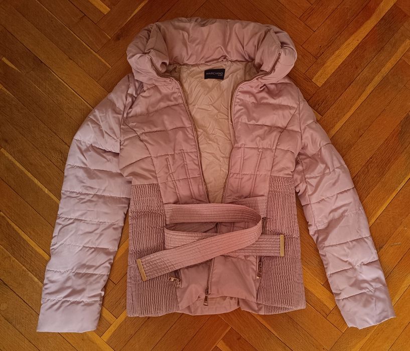 Бледорозово яке Marciano Guess