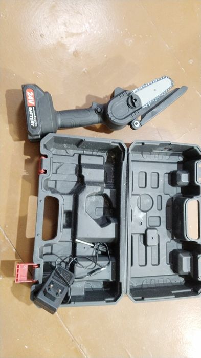 Ручная пила от акумулятора