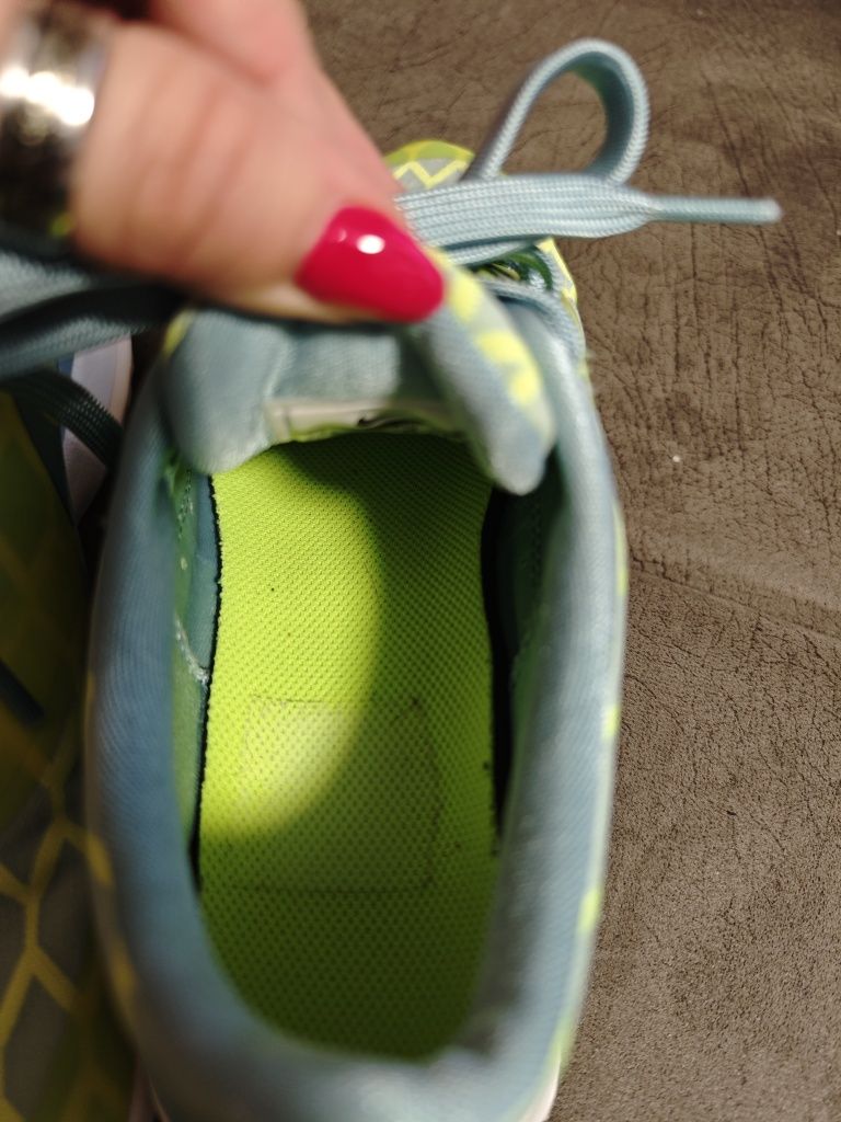 Nike -38/леко умален/затова 37