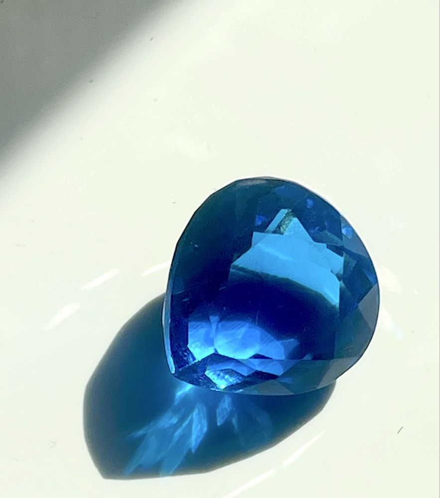 Topaz Natural Albastru Certificat - 24.0 Ct - Ideal pentru Bijuterii